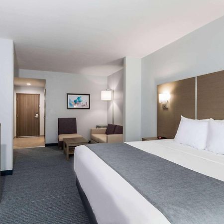 Days Inn & Suites By Wyndham Houston Nw Cypress Buitenkant foto