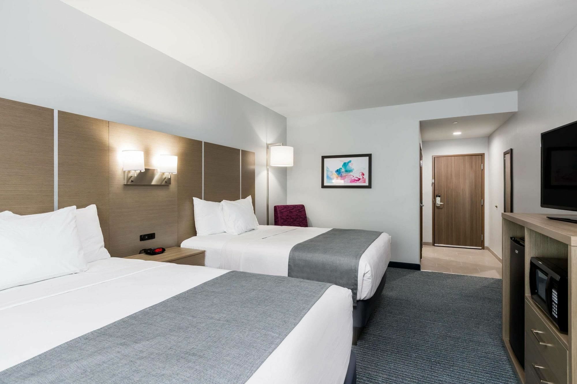 Days Inn & Suites By Wyndham Houston Nw Cypress Buitenkant foto